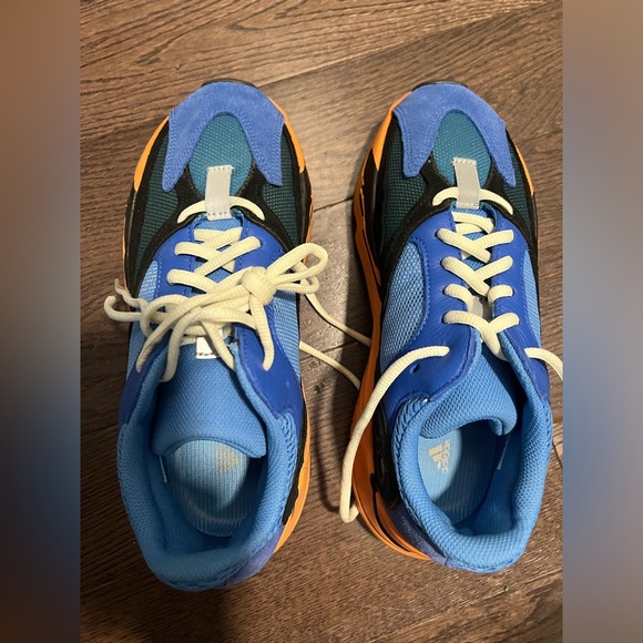 adidas Yeezy Boost 700 Bright
Blue - Picture 10 of 12